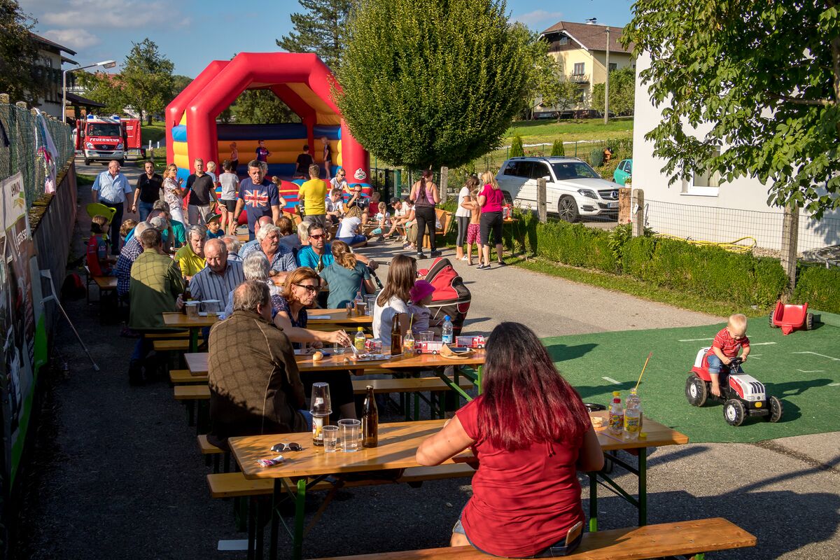 Unterhaltung mit Grillerei